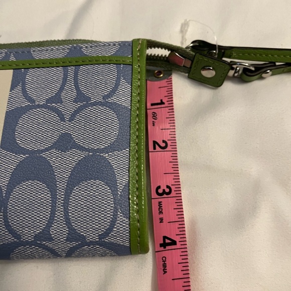 Vnt Coach pvc blue/green extra large purse and - Picture 16 of 17